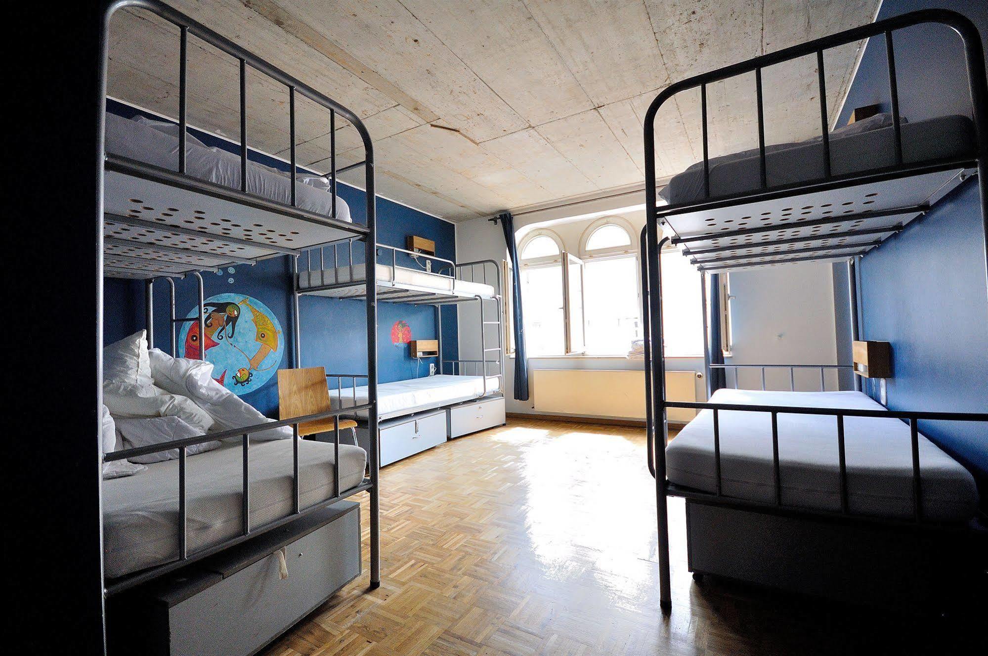 Five Elements And Capsules Frankfurt Hostel *